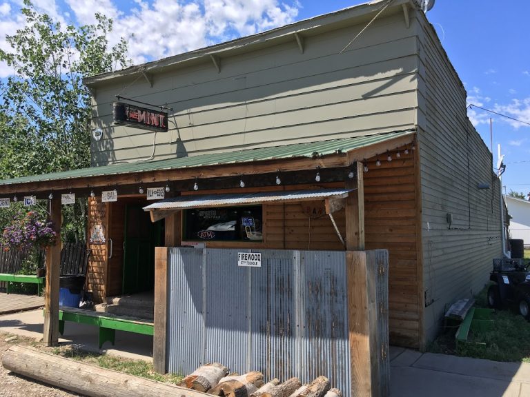 The Mint Bar: Martinsdale’s Watering Hole with Western Soul